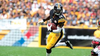 Steelers RB Le'Veon Bell Remembers Explosive, Expletive Filled Rant From Running Backs Coach Before His First Start In 2013 (Le'Veon Bell). Photo by Karl Roser / Pittsburgh Steelers